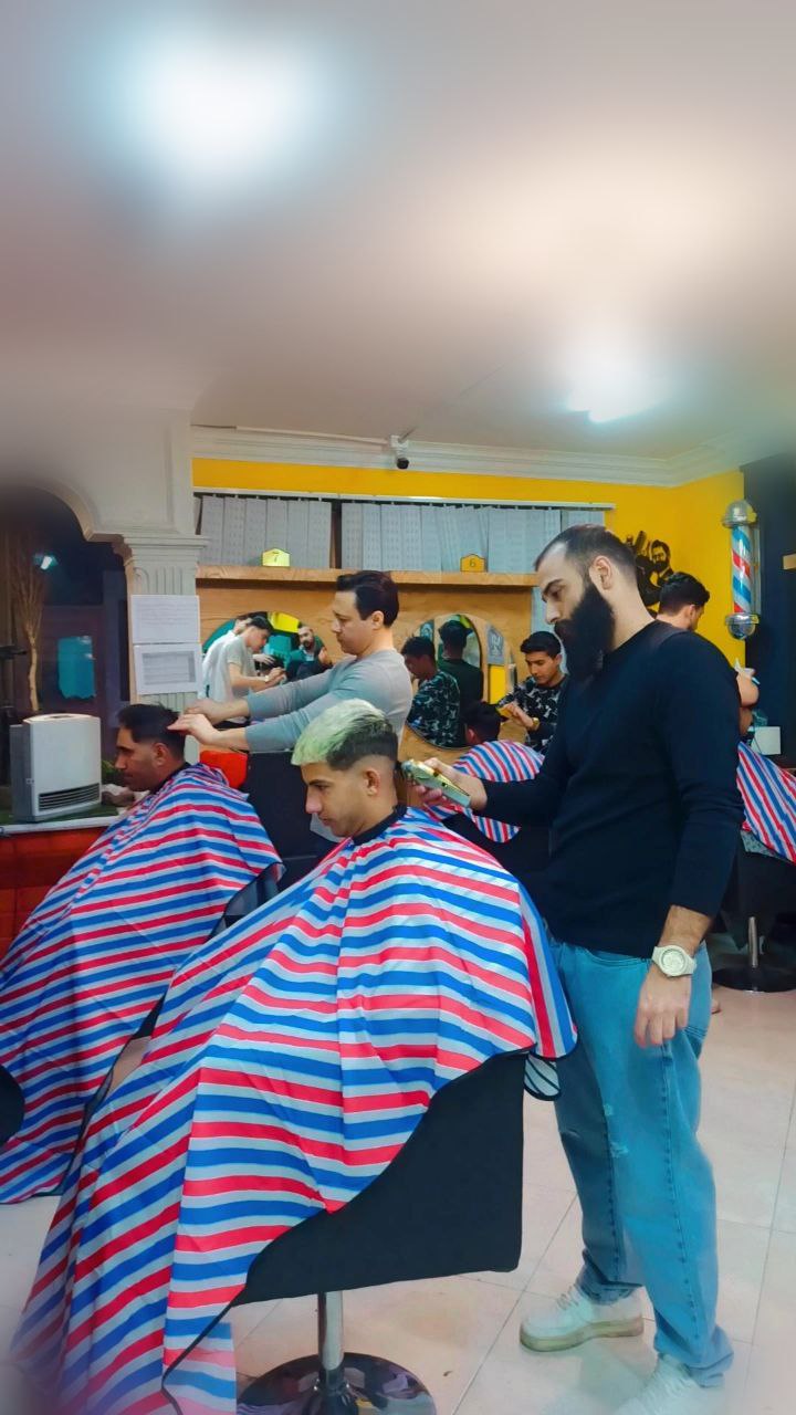 آموزش آرایشگری بهمراه تمرین روی سر مدل زنده آموزش آرایشگری بهمراه تمرین روی سر مدل زنده